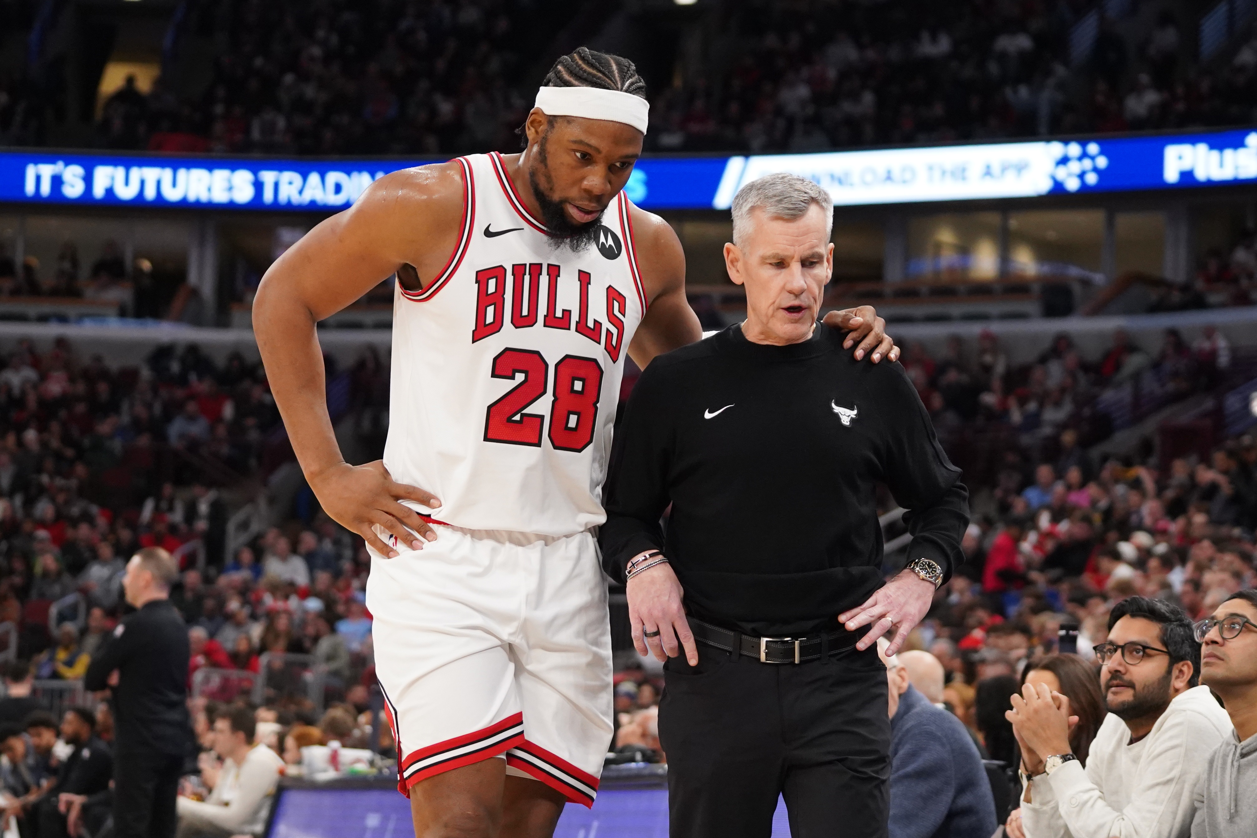 乐鱼娱乐平台-NBA彩经：勇士胜国王 独行侠力拼快船 湖人难敌雷霆 太阳击落火箭